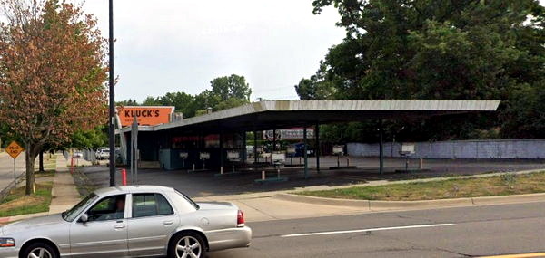 A&W Restaurant - Ypsilanti - 401 E Michigan Ave (newer photo)